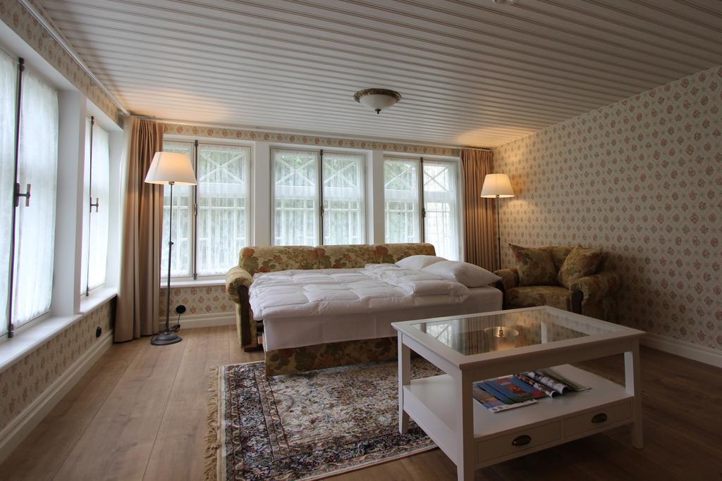 Pargimaja Apartments Kuressaare Oda fotoğraf